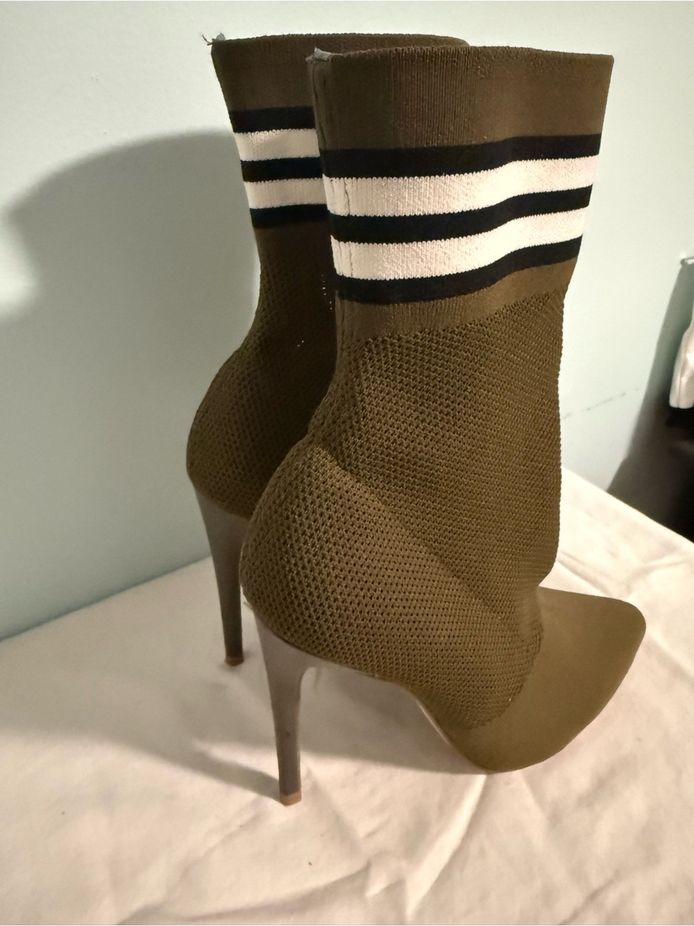 Steve Madden Olive Knit Sock Boots with Striped Cuff and heel! Gorgeous 🥰 - Picture 3 of 11